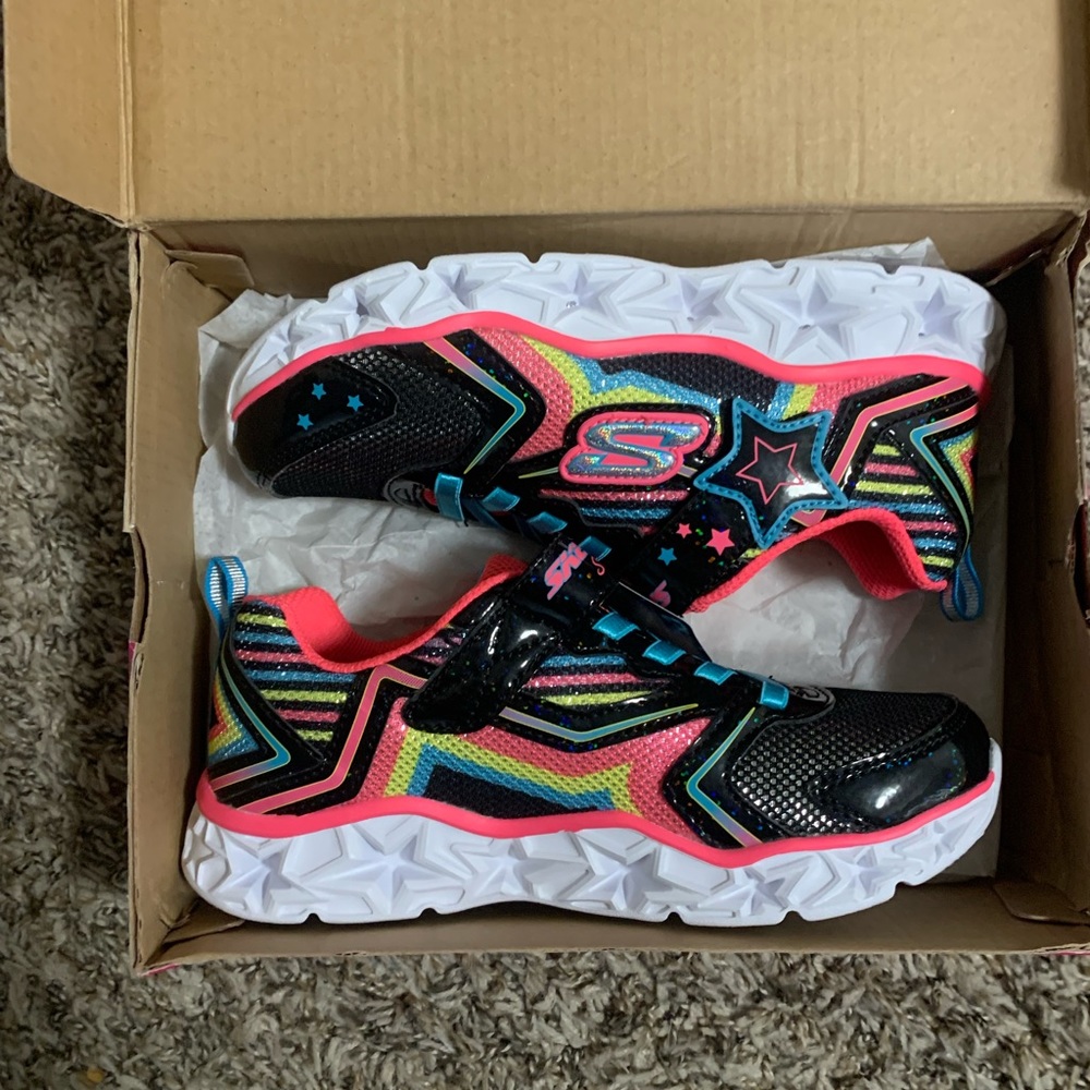 Skechers size 3